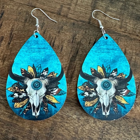 “Southwest Skull Mural” Western Native Feather Medallion Dangle Earrings - Picture 1 of 3